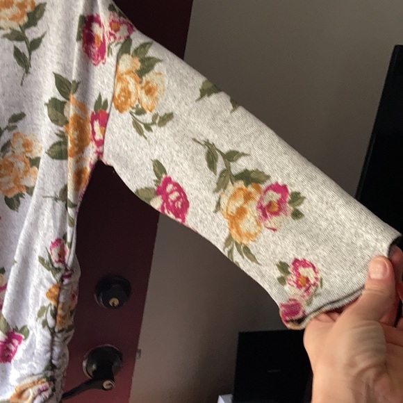 Cure brand large floral 3/4 sleeve top - Picture 3 of 5